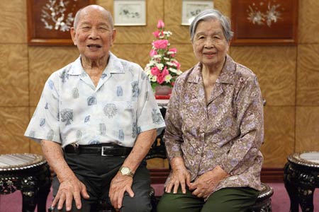 จีน ออกกฎหมาย บังคับลูกกลับบ้านเยี่ยมพ่อแม่ 