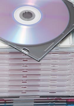 ศาลพิพากษาคดีคนเก็บขยะขายซีดี สั่งปรับ 2 แสนบาท