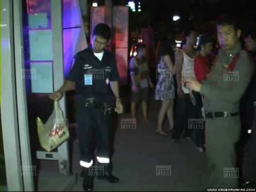 แม่ใจร้าย! ทิ้งลูกน้อยวัย 1 เดือน ในตู้โทรศัพท์ ซ.ลาดพร้าว 55