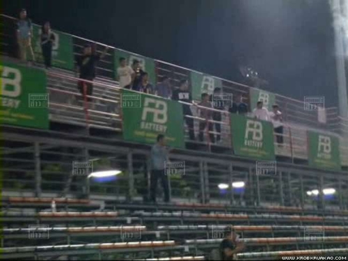 วันรุ่นตีกันวุ่น คอนเสิร์ตเสก-บาว 