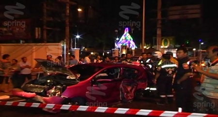 4 สาวกลับจากเที่ยว ซิ่งเก๋งป้ายแดงชนแท่งปูนโทลล์เวย์ ดับ 2 สาหัส 2