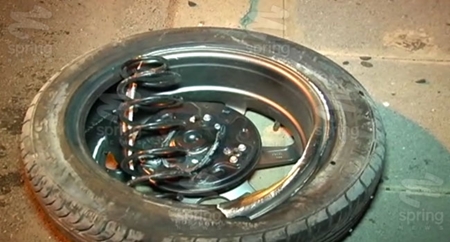 4 สาวกลับจากเที่ยว ซิ่งเก๋งป้ายแดงชนแท่งปูนโทลล์เวย์ ดับ 2 สาหัส 2