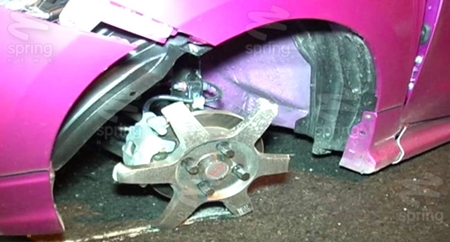 4 สาวกลับจากเที่ยว ซิ่งเก๋งป้ายแดงชนแท่งปูนโทลล์เวย์ ดับ 2 สาหัส 2