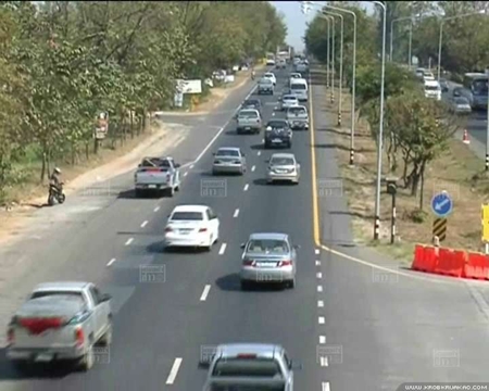 ประชาชนแห่กลับบ้านสงกรานต์ ถนนสายหลักเริ่มติดขัดแล้ว