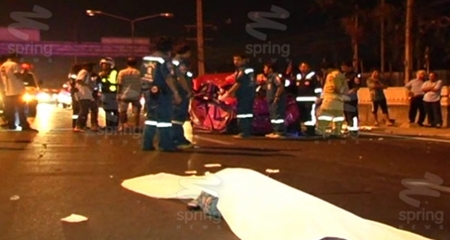 4 สาวกลับจากเที่ยว ซิ่งเก๋งป้ายแดงชนแท่งปูนโทลล์เวย์ ดับ 2 สาหัส 2