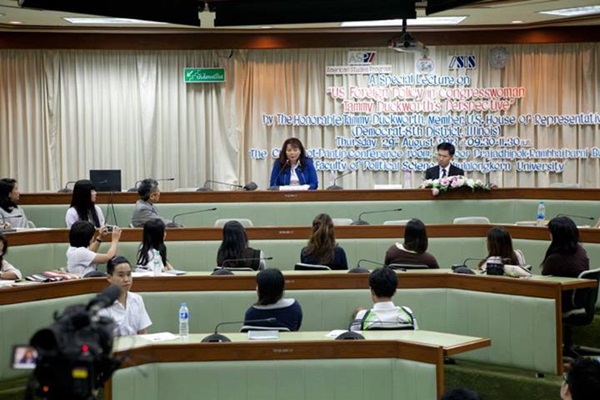 พ.ท.หญิง ลัดดา แทมมี่ ดักเวิร์ธ บรรยายพิเศษแก่นิสิตจุฬาฯ