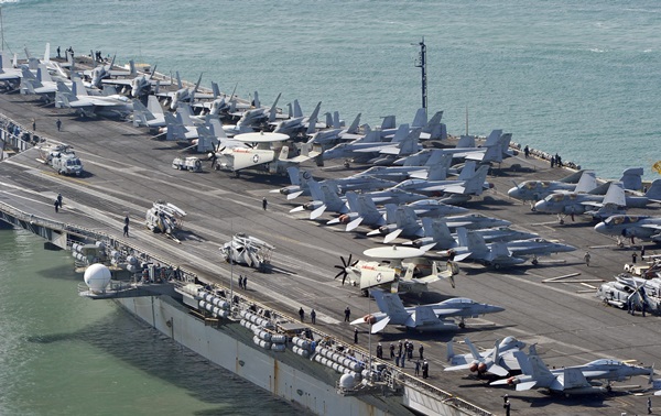 สหรัฐฯ ส่งเรือรบ USS บรรทุกเครื่องบินนิวเคลียร์ รอถล่มซีเรีย
