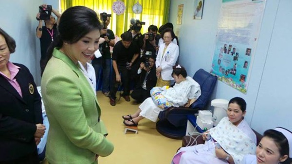 นายกยิ่งลักษณ์ เปิด โครงการฝากท้องทุกที่ฟรีทุกสิทธิ์  