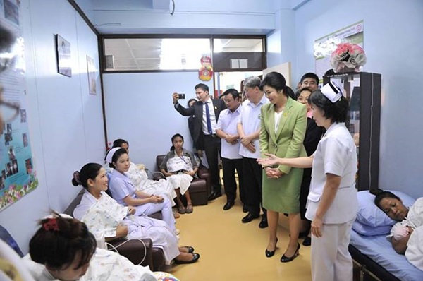 นายกยิ่งลักษณ์ เปิด โครงการฝากท้องทุกที่ฟรีทุกสิทธิ์  