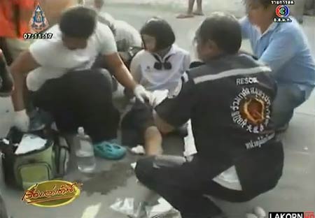 หนุ่มเมาคลั่ง ซิ่งกระบะชนระนาวไม่เว้นนักเรียน-ชาวบ้านรุมประชาทัณฑ์ 