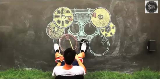 คลิปตีกลองล่องหน BBC ตีข่าวหนุ่มไทย ตีกลองล่องหน