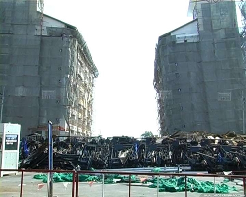 ตึกก่อสร้าง 8 ชั้น หลังห้างเซียร์ เอียงตัว หวั่นถล่ม