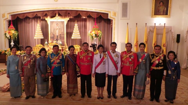 ยิ่งลักษณ์ ชินวัตร นำ ครม. จัดงานสันนิบาตเฉลิมพระเกียรติ