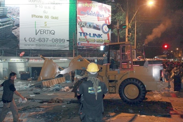 แยกอรทัย เดือดทั้งคืน เผยมีกลุ่มมือที่ 3 หวังปั่นป่วนสถานการณ์