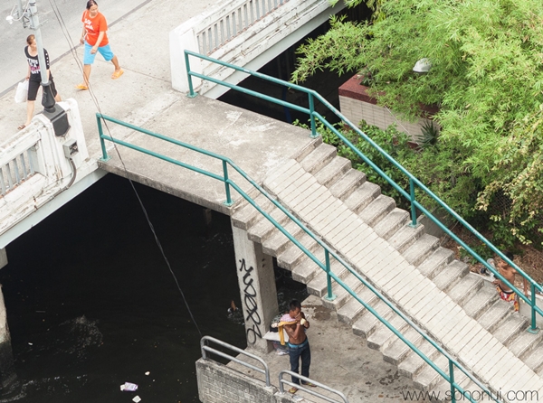 เตือนภัย แก๊งเด็กดมกาว สะพานชิดลม