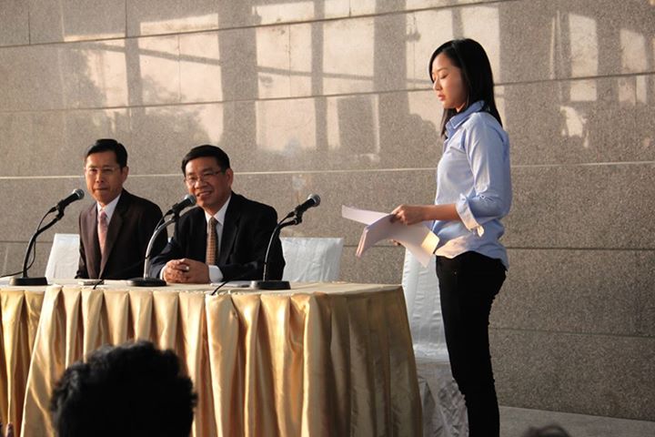 พุธิตา ชัยอนันต์ นักศึกษา มช. แจงไม่ได้ยืนค้ำหัว สมชัย ซัด กกต. ควรเป็นกลาง