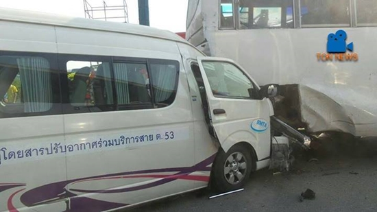 วอนช่วย นักศึกษาสาวบาดเจ็บสาหัส จากเหตุรถตู้โดยสารซิ่งชนรถบัส