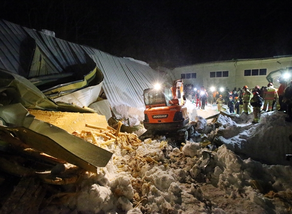 หลังคาห้องประชุมรีสอร์ทเกาหลีใต้ถล่ม นักศึกษาดับ 8 เจ็บ 73