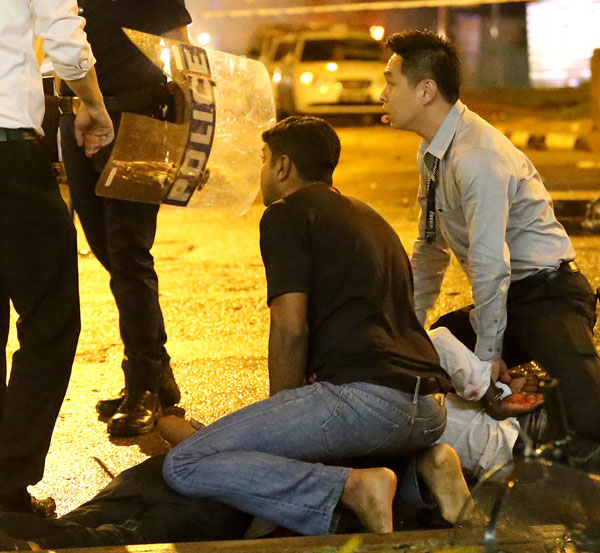 เกิดเหตุจลาจลที่สิงคโปร์ในรอบ 40 ปี หลังแรงงานต่างด้าวถูกรถชนดับ