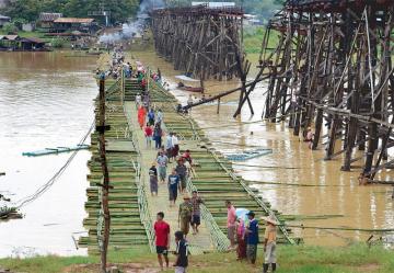 สะพานลูกบวบ