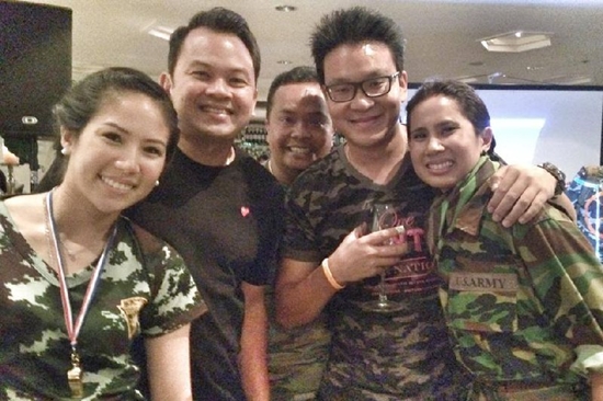 ปาร์ตี้วันเกิด ณัฐพล ทีปสุวรรณ แกนนำ กปปส. ใส่ชุดลายพราง 