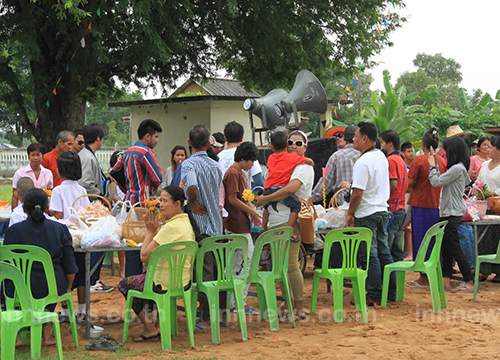 ตักบาตรเทโว อุทัยธานี 