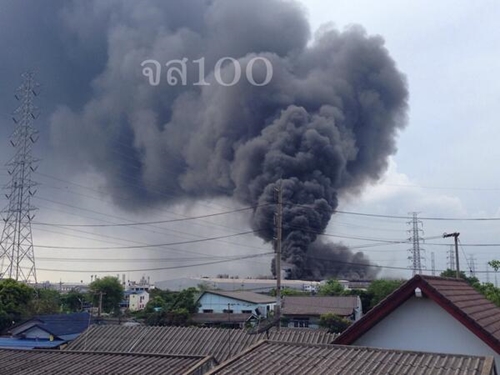 ไฟไหม้โรงงานผลิตเสื่อน้ำมันมหาชัย 
