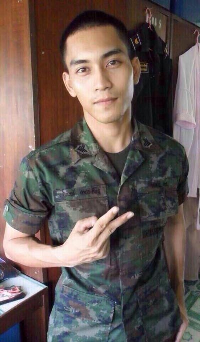 ทหารหล่อบอกด้วย