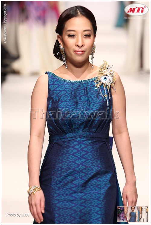 องค์ภาฯ พระราชดำเนินแบบ ชุดผ้าไหมไทย Vienna Fashion Week 2014