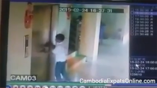 ตะลึง คลิปนาทีชีวิต เด็กตกไปในปล่องลิฟต์โรงพยาบาล