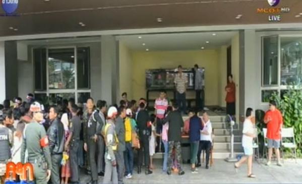 เสี่ยเมืองอุดรฯ ใจดี แจกอั่งเปาให้ชาวบ้าน รวม 4 แสนบาท