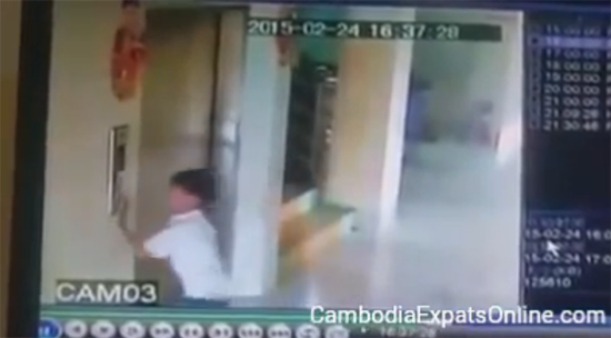 ตะลึง คลิปนาทีชีวิต เด็กตกไปในปล่องลิฟต์โรงพยาบาล