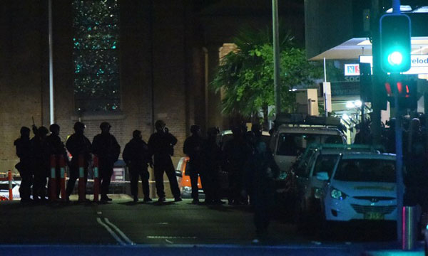 สรุปเหตุก่อการร้ายในซิดนีย์ เสียชีวิต 3 ราย คนร้ายถูกจับแล้ว