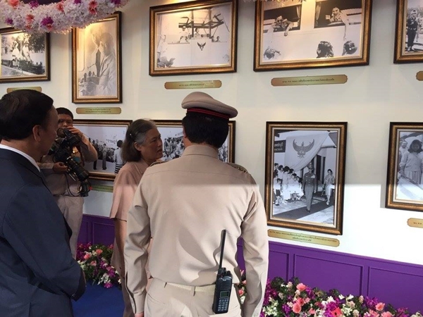 พระเทพเสด็จรถไฟ