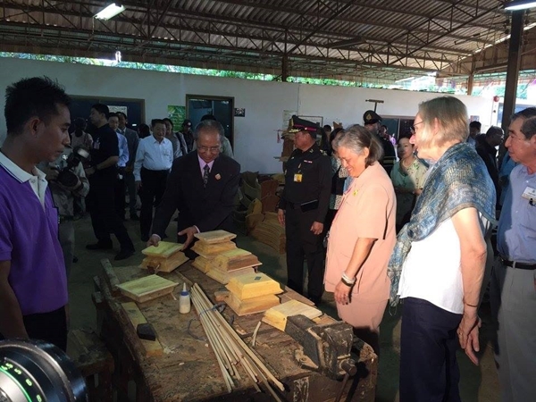 พระเทพเสด็จรถไฟ