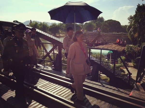 พระเทพเสด็จรถไฟ