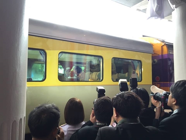 พระเทพเสด็จรถไฟ