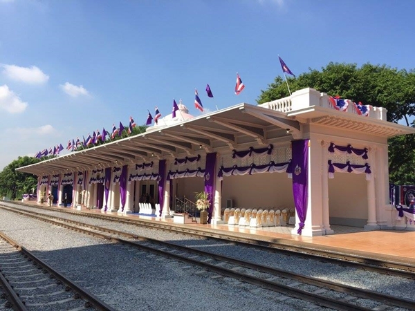 พระเทพเสด็จรถไฟ