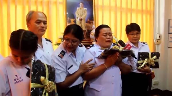 กระเป๋ารถเมล์เก็บเงินล้าน