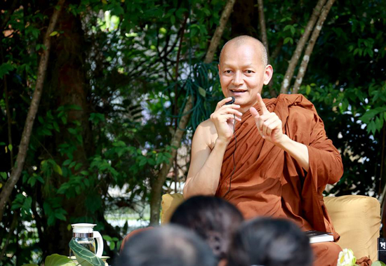 พระคึกฤทธิ์ เจ้าอาวาสวัดนาป่าพง