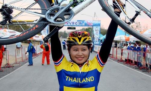 จุฑาธิป มณีพันธุ์ คว้าเหรียญทองแข่งจักรยาน เอเชียนเกมส์ 2014 