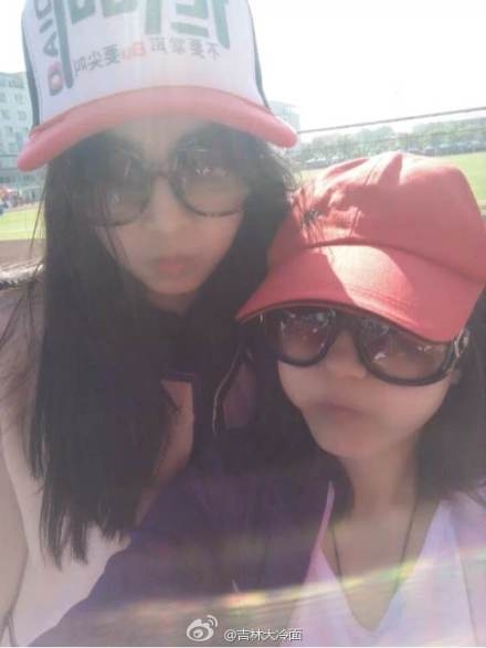 เติ้งย้วนย้วน (Deng Yuanyuan) ครูสอนชีวะแสนสวย