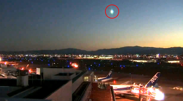 อุกกาบาตตกที่ญี่ปุ่น ปรากฏดวงไฟเหนือท้องฟ้า