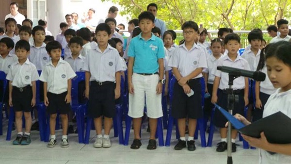 ยิ่งลักษณ์ ชินวัตร ร่วมงานวันแม่ ที่โรงเรียนน้องไปป์