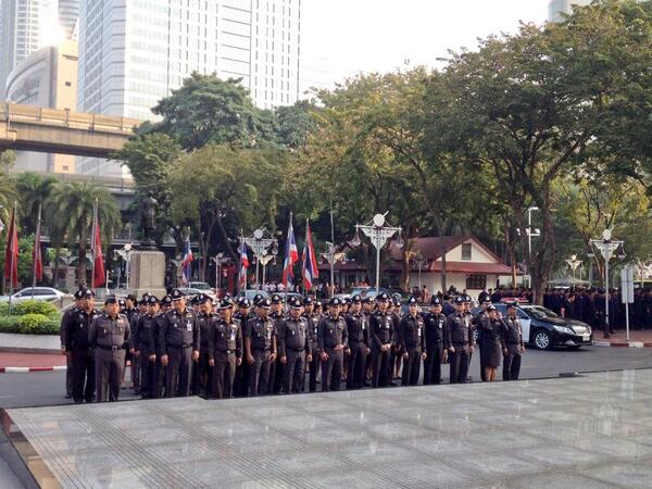 นายกฯ เข้า สตช. เตรียมแถลง 8 โมง ช่อง 11 ถ่ายทอดสด