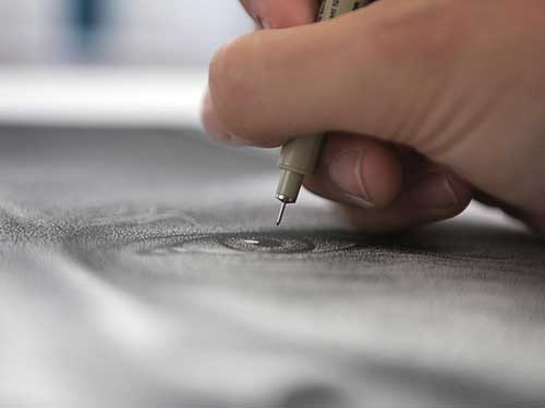 น่าทึ่ง! ภาพเหมือนจริง วาดด้วยการจุด 2.1 ล้านครั้ง