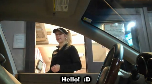 สุดฮา! คลิปแกล้งพนักงานไดรฟ์ทรู ช็อกรถไร้คนขับสั่งอาหารได้