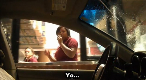 สุดฮา! คลิปแกล้งพนักงานไดรฟ์ทรู ช็อกรถไร้คนขับสั่งอาหารได้