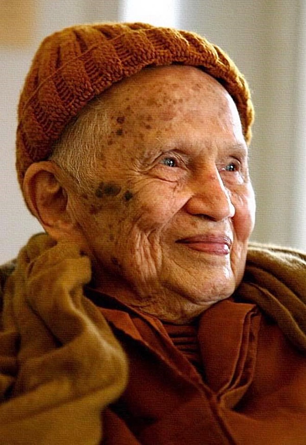 พระคุณเจ้าหลวงปู่บุญฤทธิ์ ปัณฑิโต