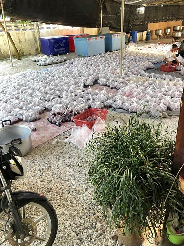 แม่ค้าถูกหลอกทำข้าวหมื่นกล่อง